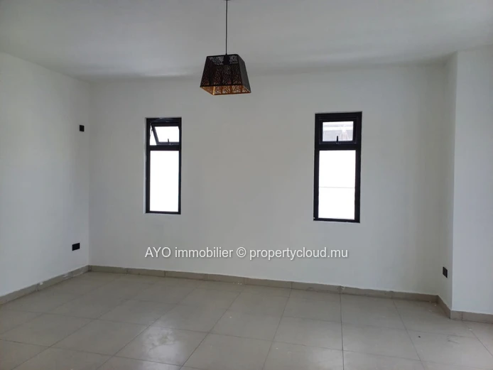 Brand new 3 bedrooms house with pool in Vale