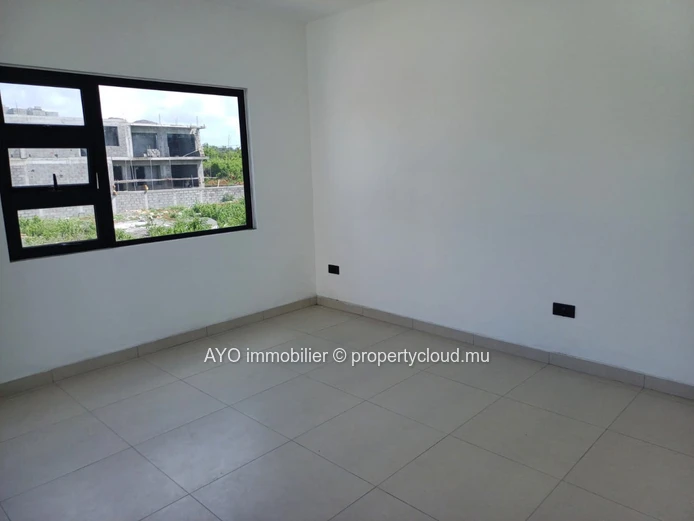 Brand new 3 bedrooms house with pool in Vale
