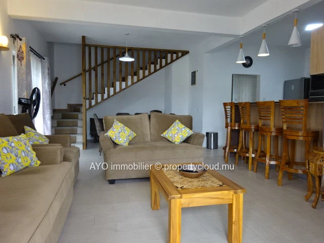 3 bedroom Duplex with common swimming pool and few minutes from Mon Choisy beach