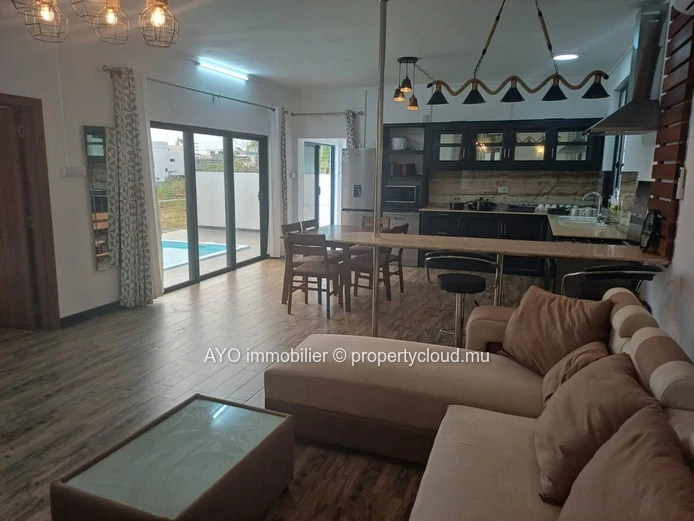 Villa neuve et contemporaine de 4 chambres à Trou aux Biches avec piscine et proche de la plage