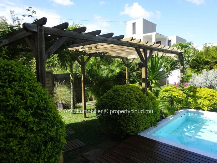 Maison de 4 chambres avec piscine et jardin