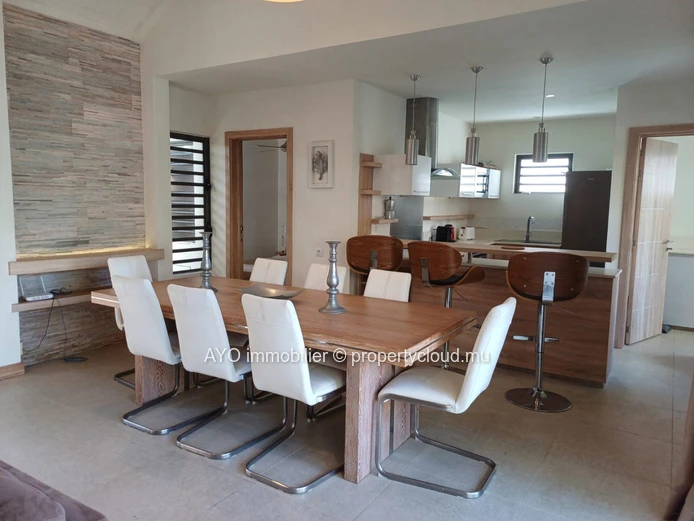 Very High Standard Villas in a gated community - Close to Grand Bay Centre