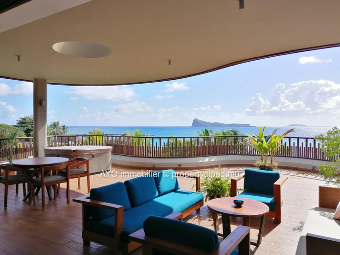 Stunning beachfront penthouse with incredible ocean views  
