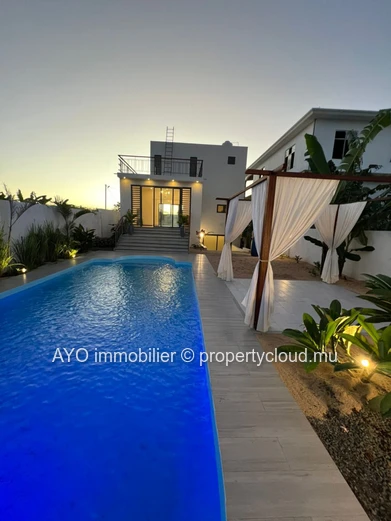 Newly built modern 4 bedrooms house with pool in Forêt Daruty