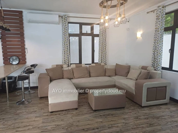 Villa neuve et contemporaine de 4 chambres à Trou aux Biches avec piscine et proche de la plage