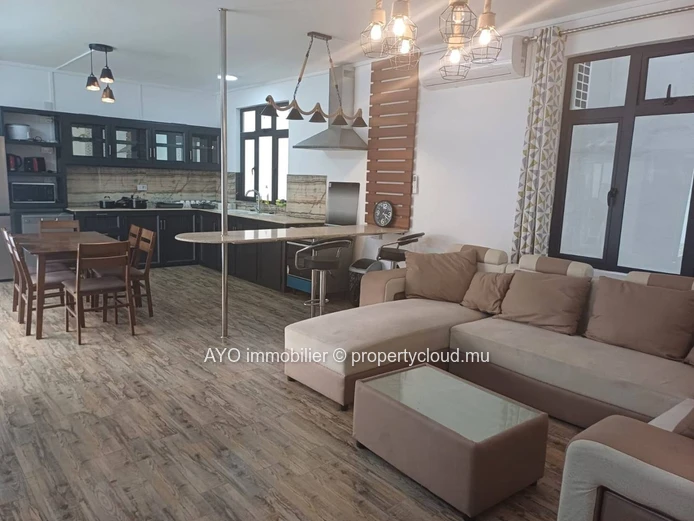 Villa neuve et contemporaine de 4 chambres à Trou aux Biches avec piscine et proche de la plage