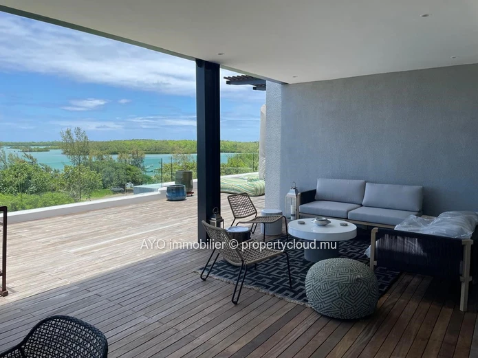 Prestige penthouse with breaktaking view on turquoise lagoon