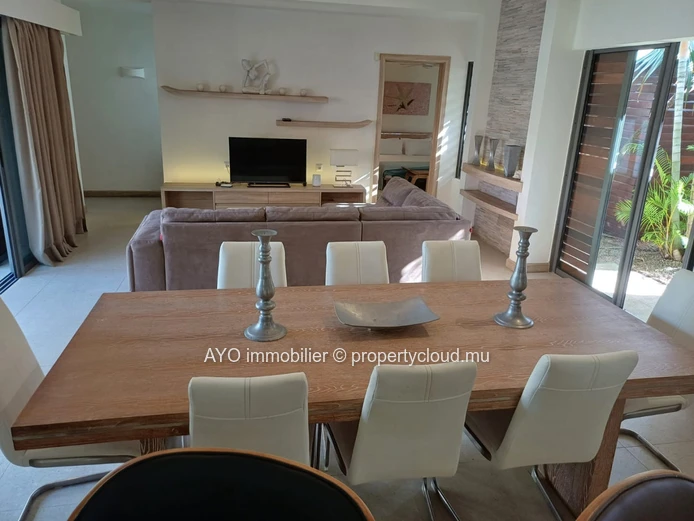 Very High Standard Villas in a gated community - Close to Grand Bay Centre