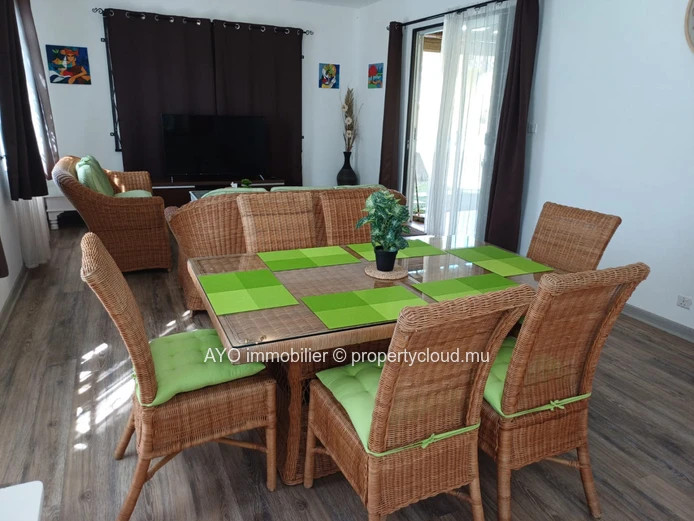 4 bedrooms townhouse with common pool in Grand Bay center