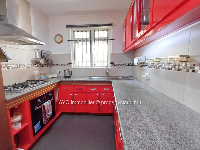 A vendre charmant Townhouse de 3 chambres avec piscine privée